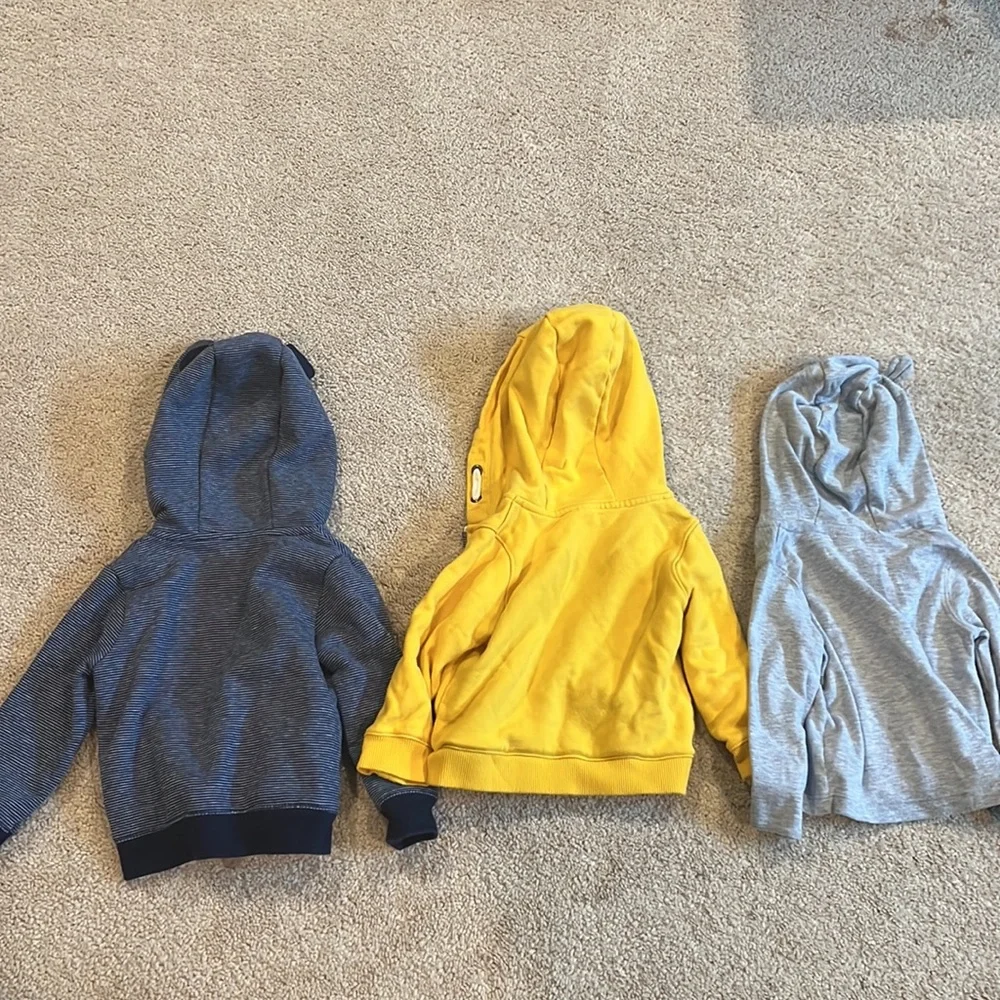 Bundle of Carter’s 12 month clothes - Picture 3 of 16